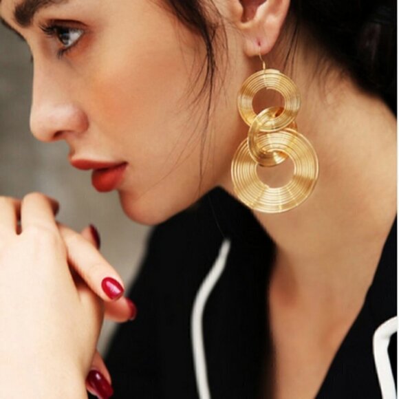 Jewelry - Elegant long circle earrings jewelry